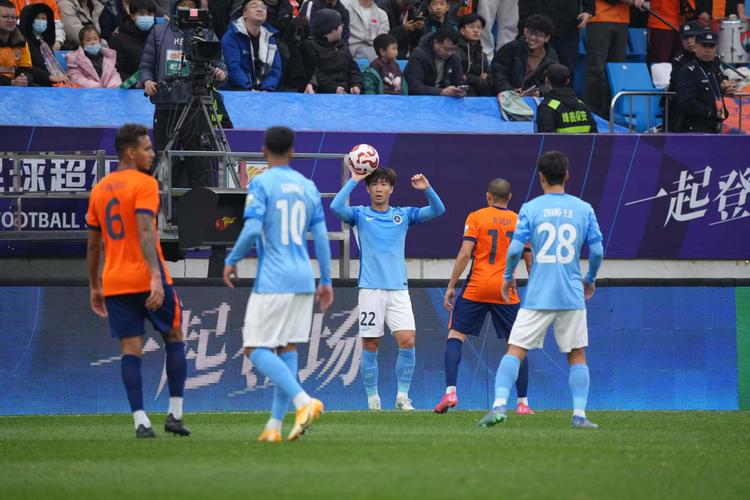 客胜三镇获保级重要三分,球迷今日将在机场接机深圳新鹏城将士