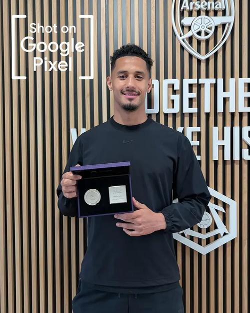 解锁英超300场里程碑!29岁前锋伊沃比是尼日利亚历史首人