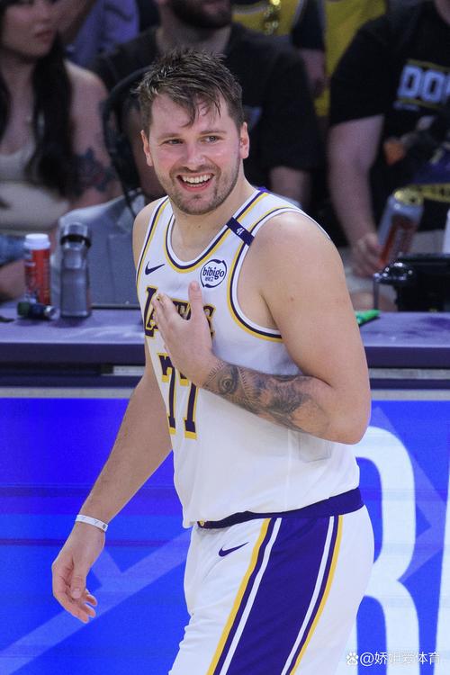 Skip:东契奇在用赛场表现对勒布朗说 你慢慢恢复吧