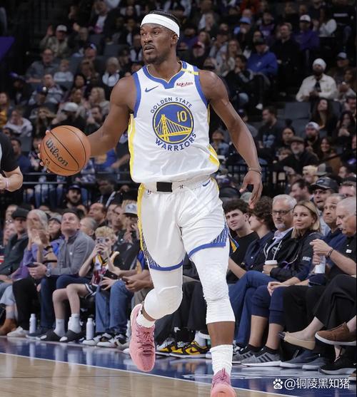 真沉稳！巴特勒反击篮下连续虚晃 最终强打上篮命中！