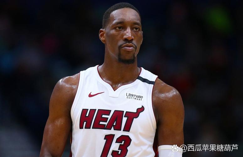 全力以赴！逄砚钧的强硬球风奠定了广州龙狮攻防两端的底气💪