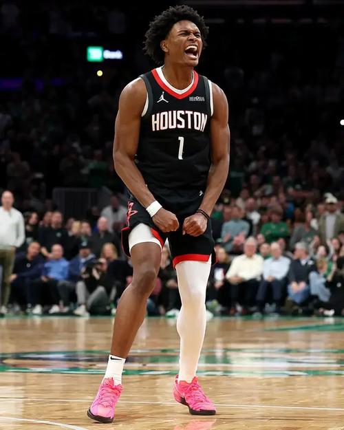 😠休赛期是不是偷懒了!阿门-汤普森前两战三分合计8中0