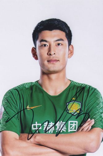 博主:近期出场机会寥寥,王子铭到国安基地自行加练