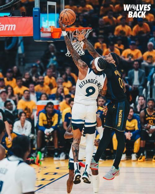 华子缺阵！森林狼战掘金先发：康利+迪文+麦丹+兰德尔+戈贝尔