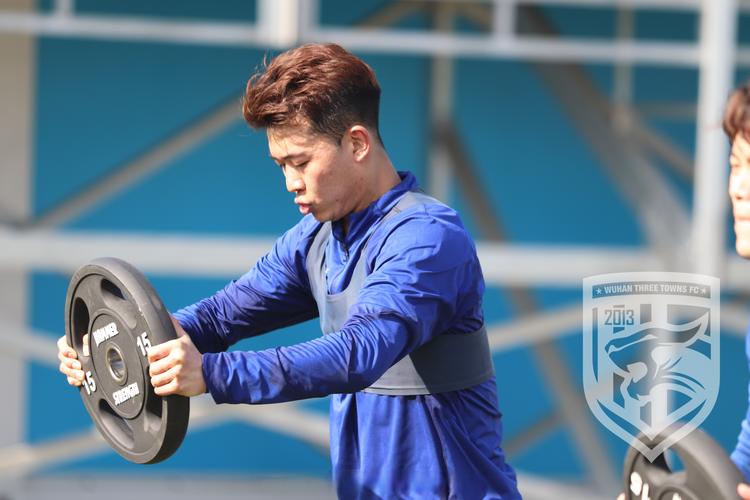 武汉三镇训练掠影：做好自己，拼搏与共