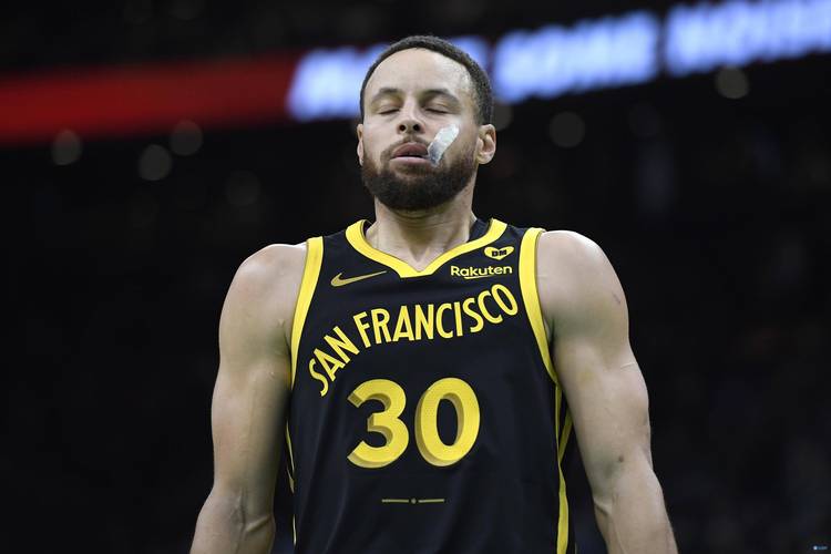 库里：血痕是之前打湖人那场留下的 看起来要比实际情况严重