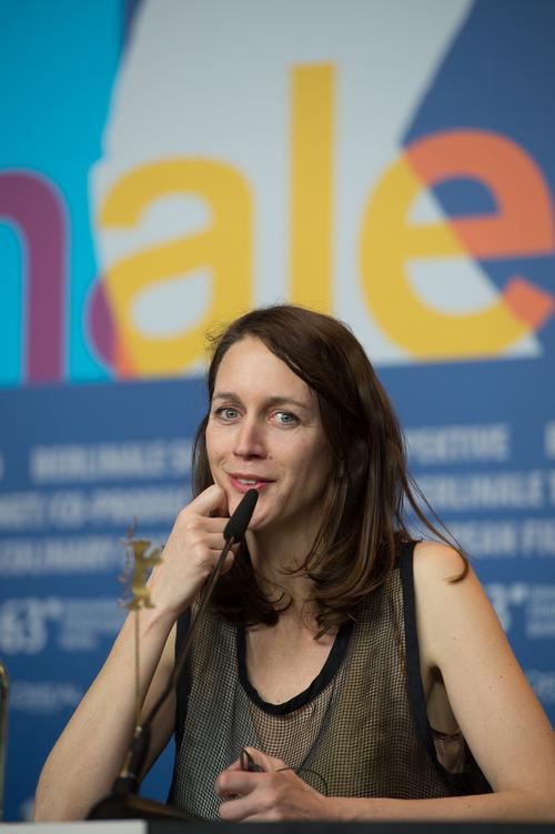 官方：马克莱莱担任环球小姐大赛评委