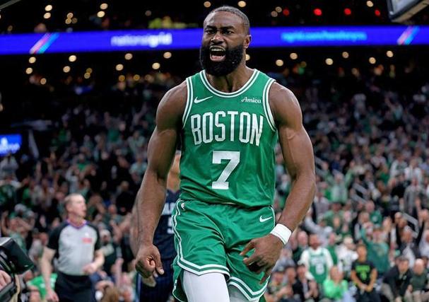 单核带队!杰伦-布朗过去四场比赛3次砍下30+ 其中还有一场40+