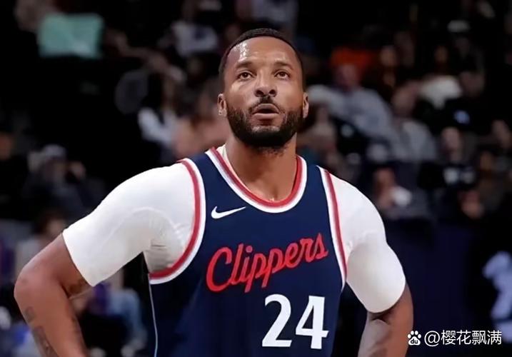 鲍威尔:在登威卡乔等球星身边打球易被忽视 即使我场均20分8助