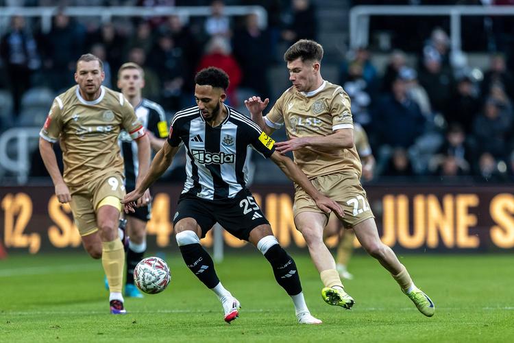 邮报:纽卡首席商务官西尔弗斯通将离职,去尤文任职