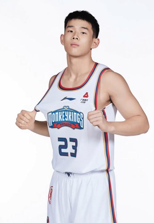 状态不佳！林葳半场替补出战6分钟 3投0中&罚球2中1得1分1犯0失误