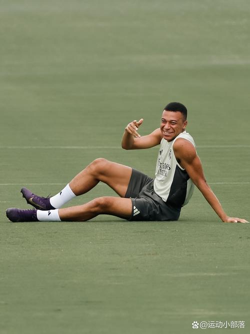 RMC：姆巴佩在2-2埃尔切的比赛用法语骂裁判杂种，可能被追加处罚