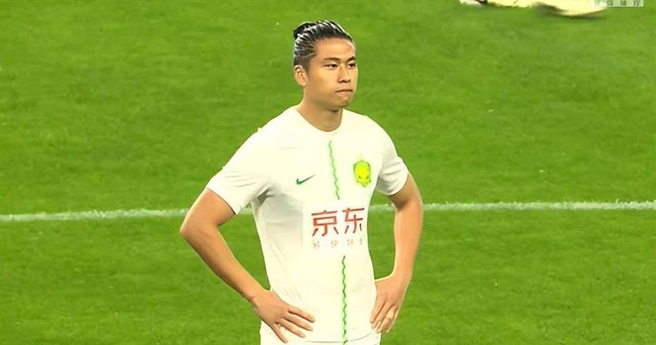 浪费机会被惩罚！张玉宁大单刀连射两脚没进 1分钟后对手反击扳平